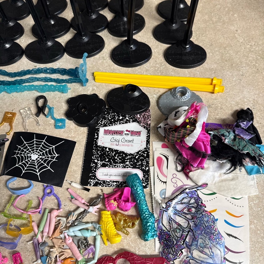 21 monster high dolls & accessories lot - Picture 8 of 9